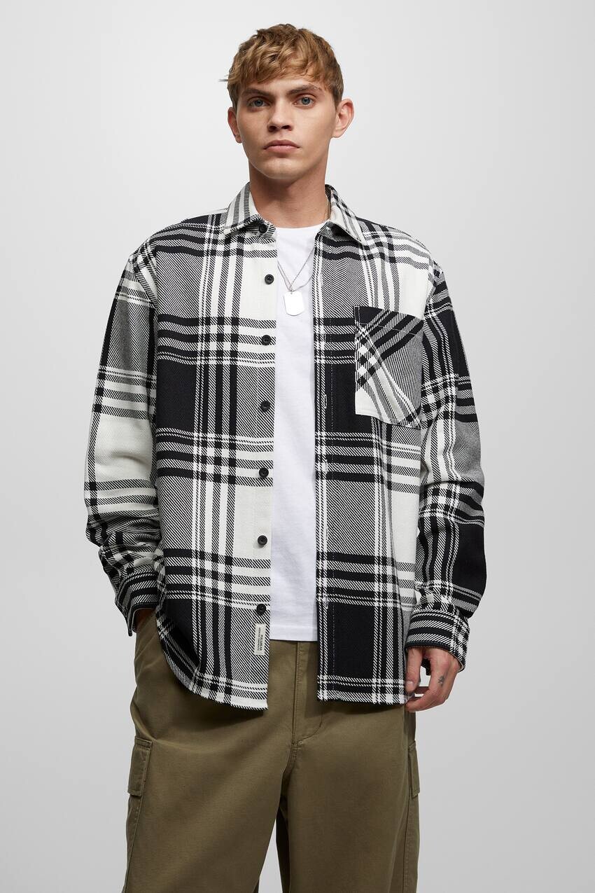 

Фланелевая рубашка в клетку Pull&Bear, черный