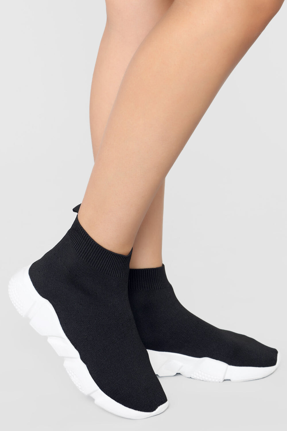 

Кроссовки Fashion Nova CHLEO, черный