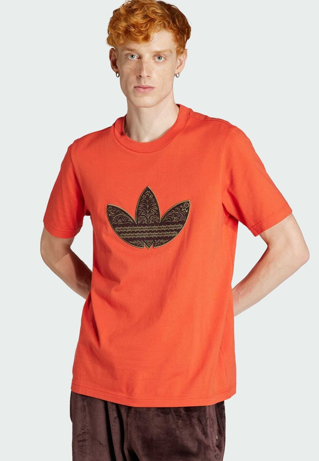 

Футболка с принтом APPLIQUÉ adidas Originals, preloved красный