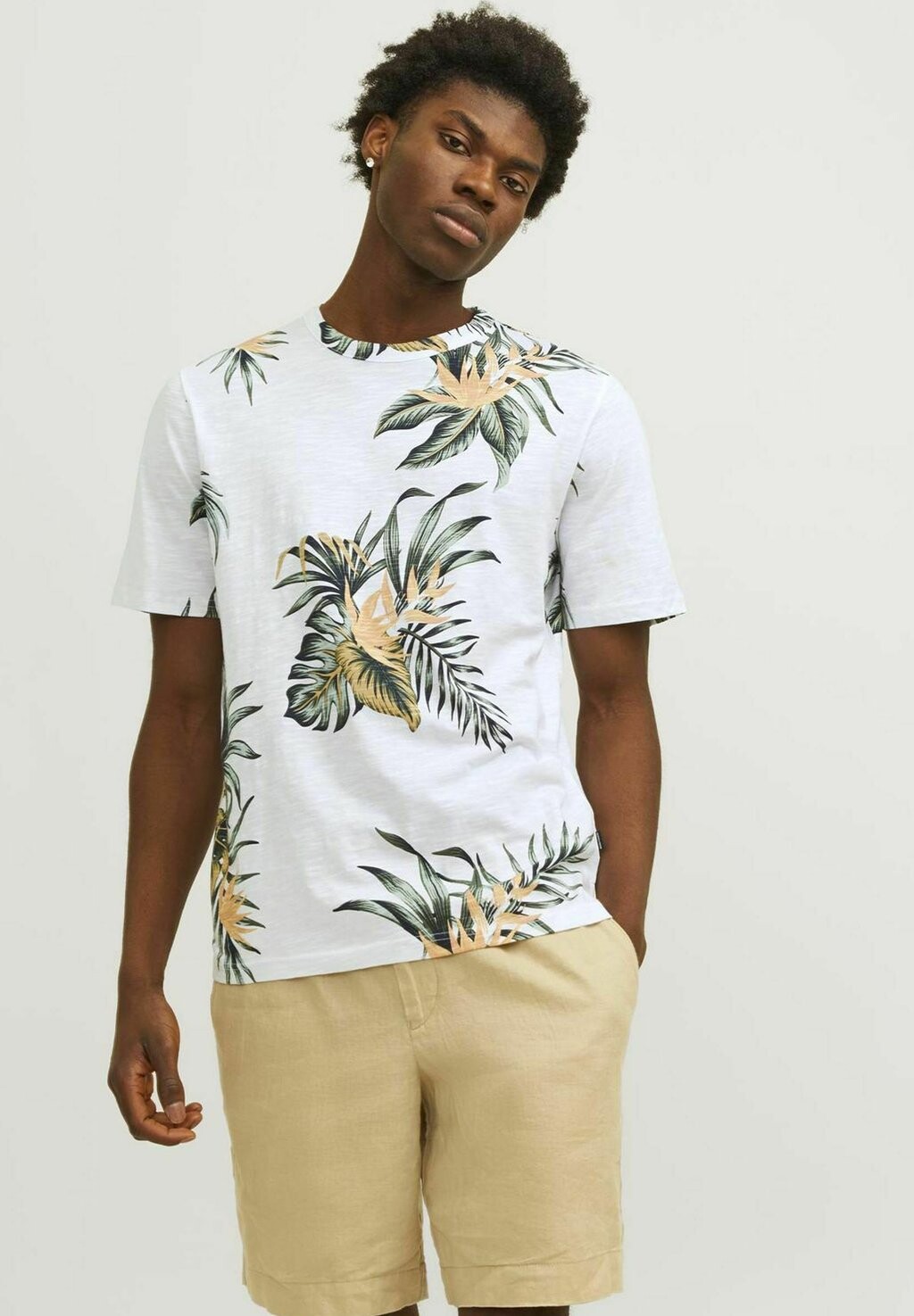 

Футболка с принтом ALL OVER RUNDHALS Jack & Jones, цвет white