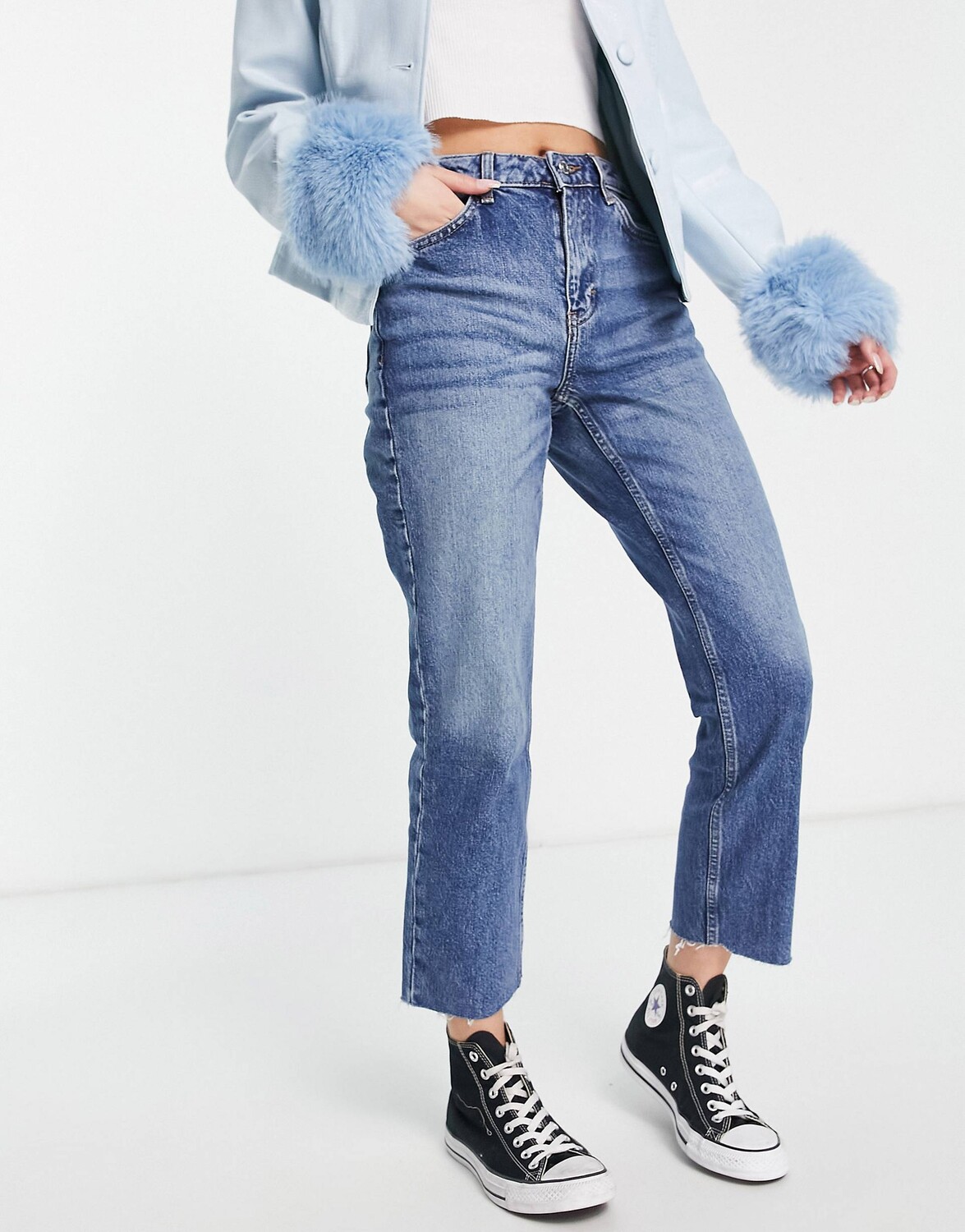

Синие джинсы прямого кроя с необработанным краем Topshop