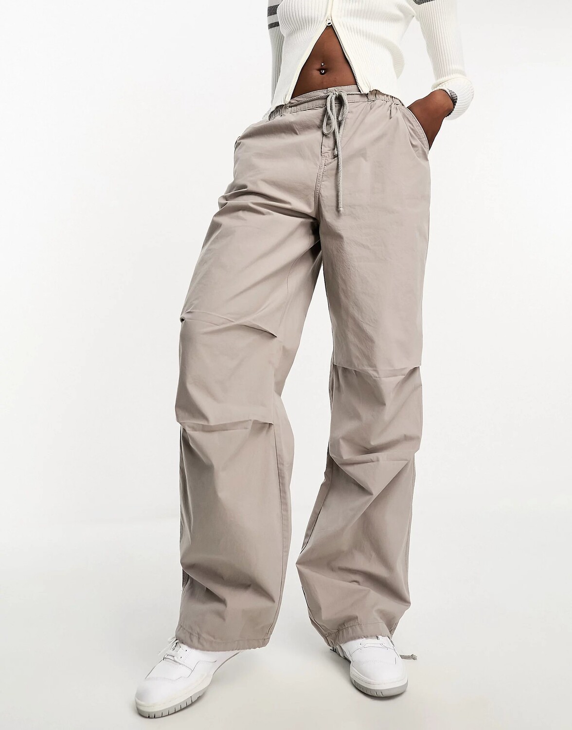 

Брюки карго Asos Design Tall Parachute With Tie Waist In Washed, бежево-серый