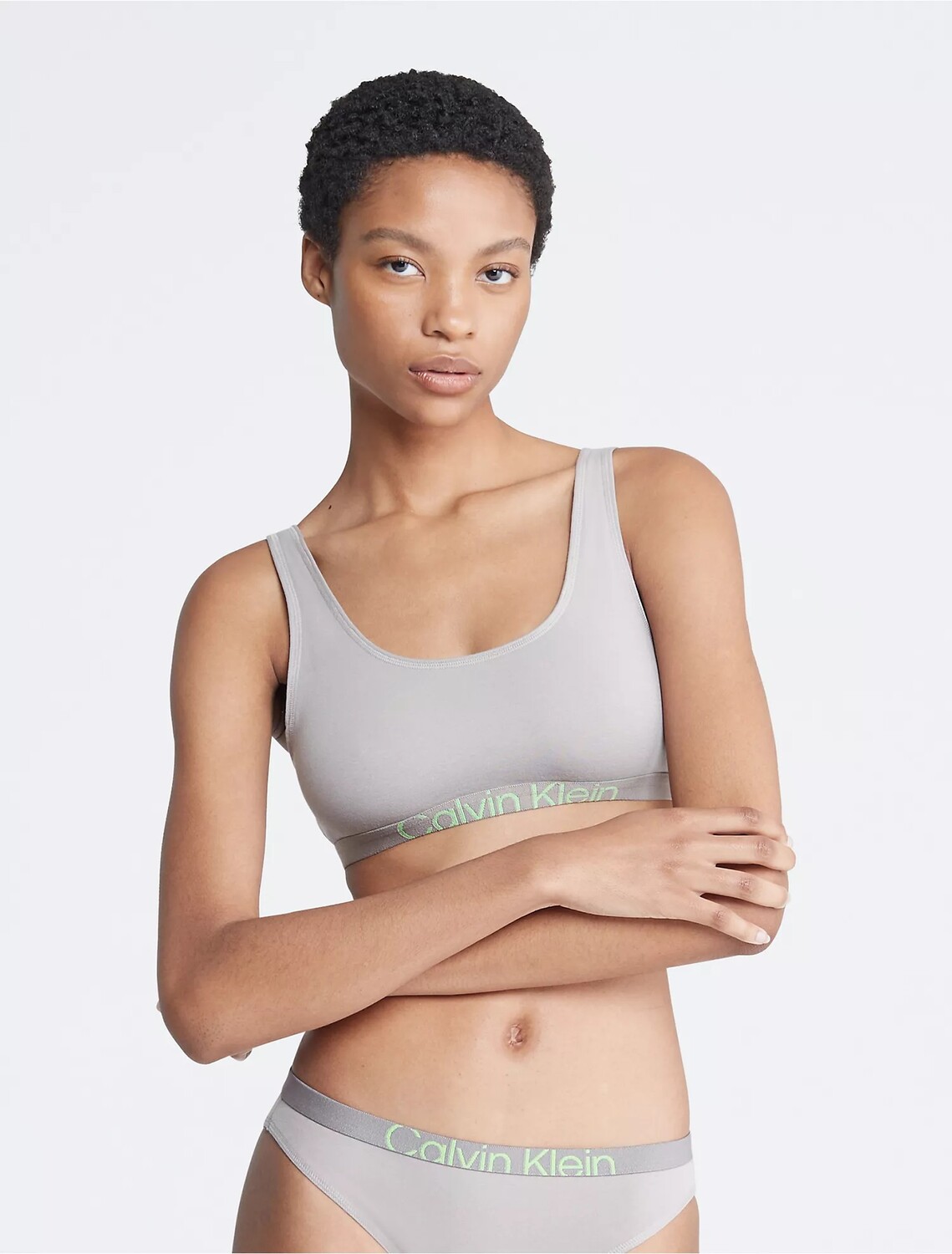 

Бюстгальтер Calvin Klein Future Shift Unlined Scoopneck, серый