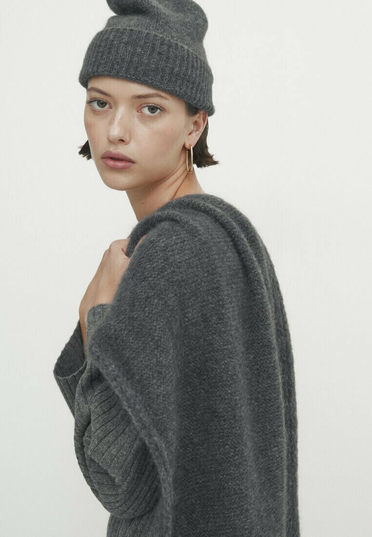 

Шапочка Massimo Dutti, цвет grey