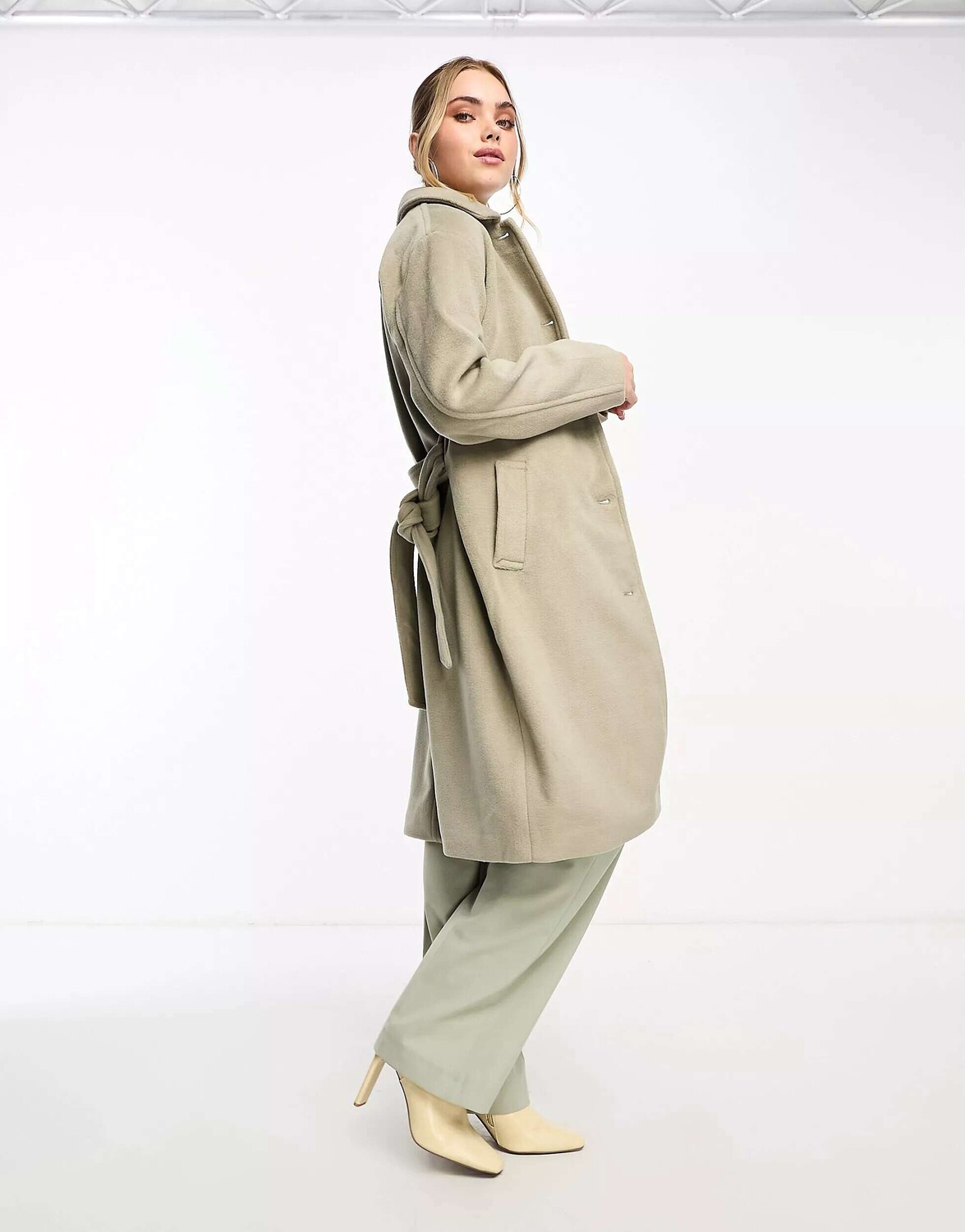 

Удлиненная куртка с поясом Vero Moda цвета хаки
