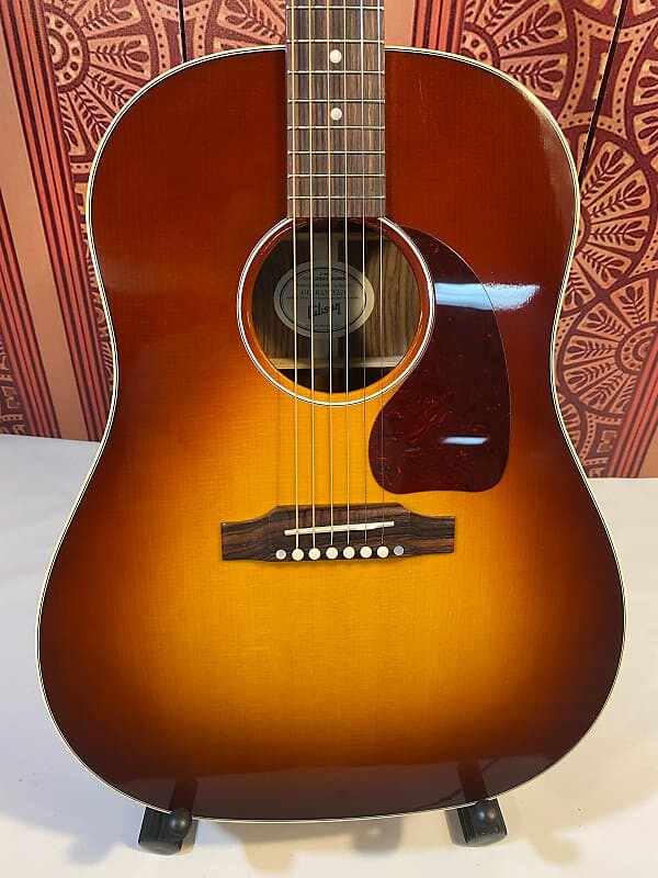 

Gibson Acoustic J-45 Studio Rosewood - взрыв палисандра