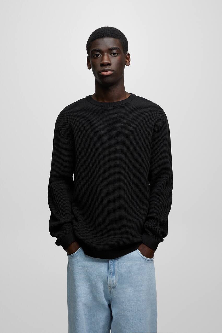 

Свитер вафельной вязки Pull&Bear, черный