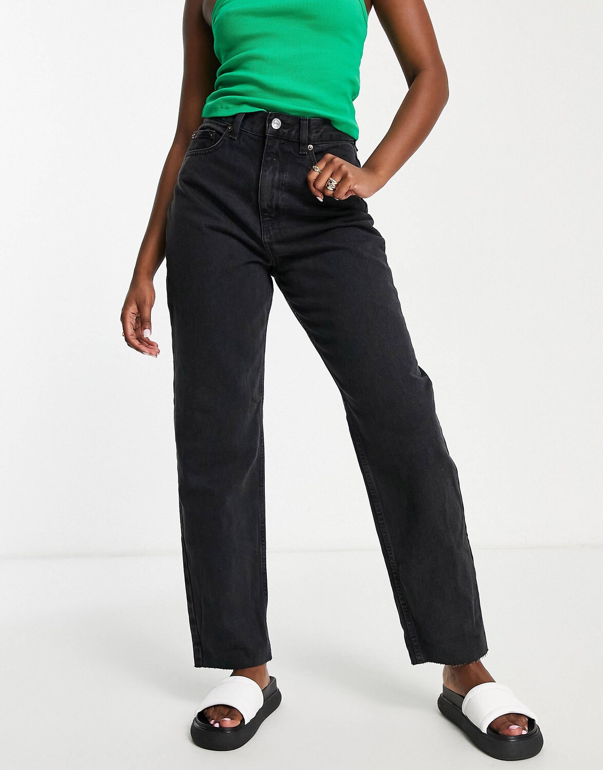 

Черные выбеленные джинсы ASOS DESIGN