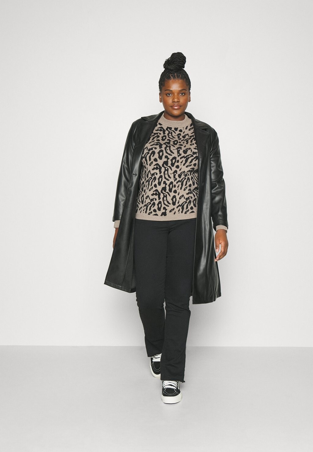 

Куртка из синтетической кожи Noisy May Curve NMCORA COAT CURVE, черный