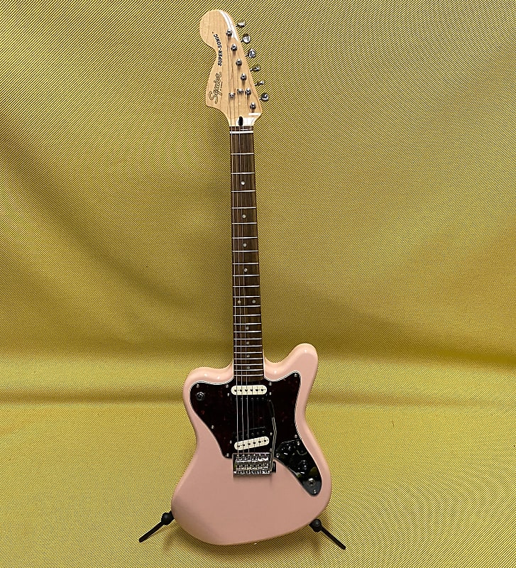037-7015-556 Squier Paranormal Super Sonic Electric Guitar Shell Pink цена и фото