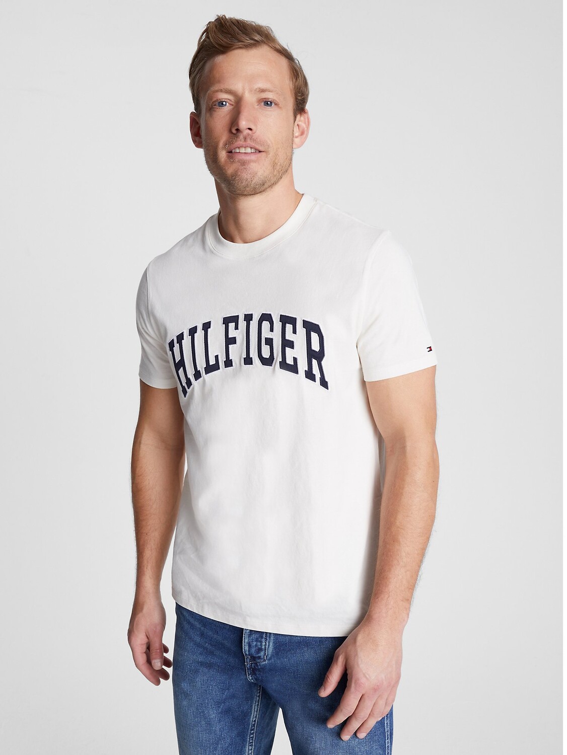 

Футболка Tommy Hilfiger Arch Logo, белый