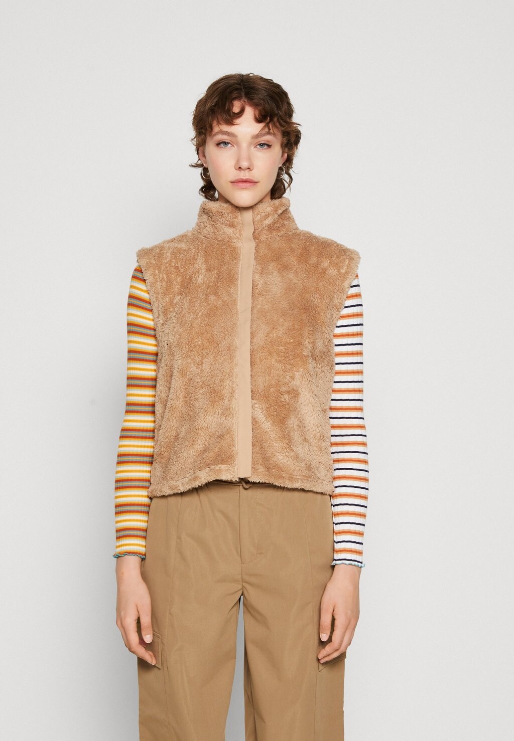 

Жилет Jdyolympia Vest JDY, цвет stucco