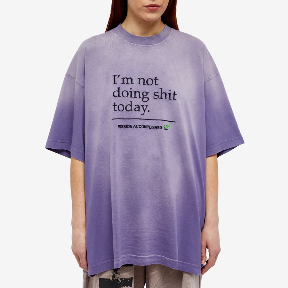 Футболка VETEMENTS Not Doing Shit Today Tee – заказать из-за рубежа в  «CDEK.Shopping»