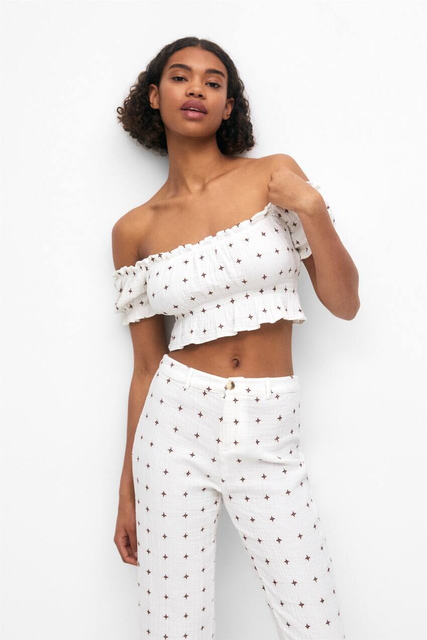 

Топ с открытыми плечами Pull&Bear, экрю