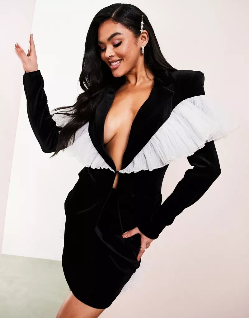 

Черный однотонный бархатный блейзер с рюшами ASOS Luxe