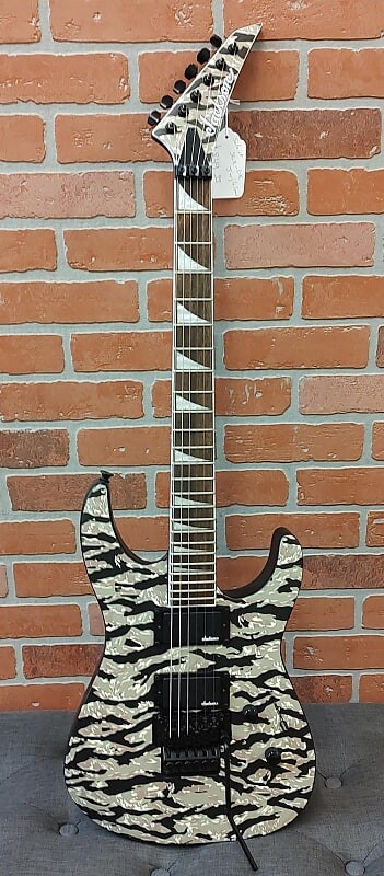 

Гитара Jackson X SERIES SOLOIST SLX DX CAMO — Jungle Tiger