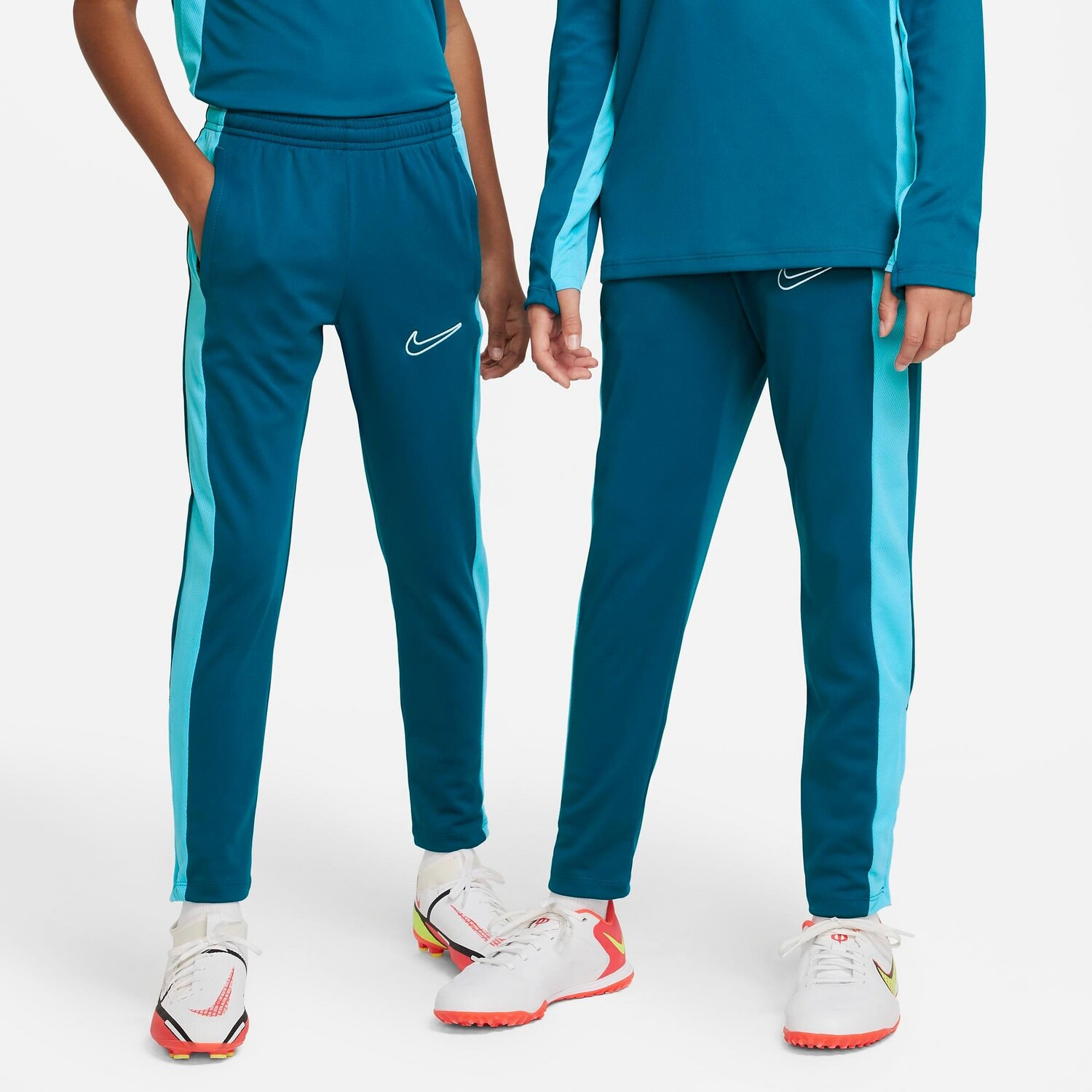 

Детские футбольные штаны Nike Dri-FIT Academy23, синий