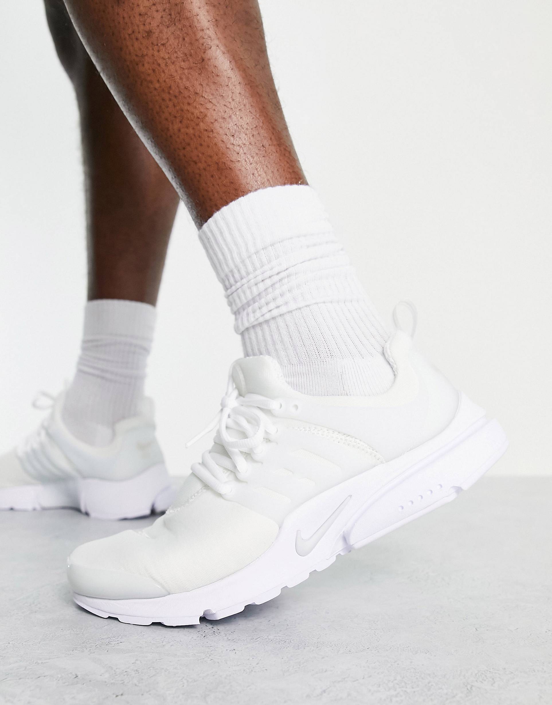 Белые кроссовки Nike Air Presto