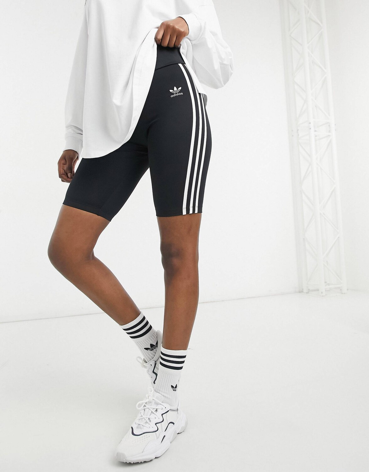 

Черные леггинсы с высокой талией и тремя полосками adidas Originals adicolor