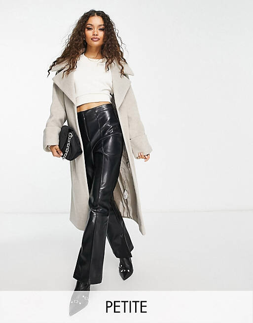 

Бежевое пальто с поясом River Island Petite, Бежевый