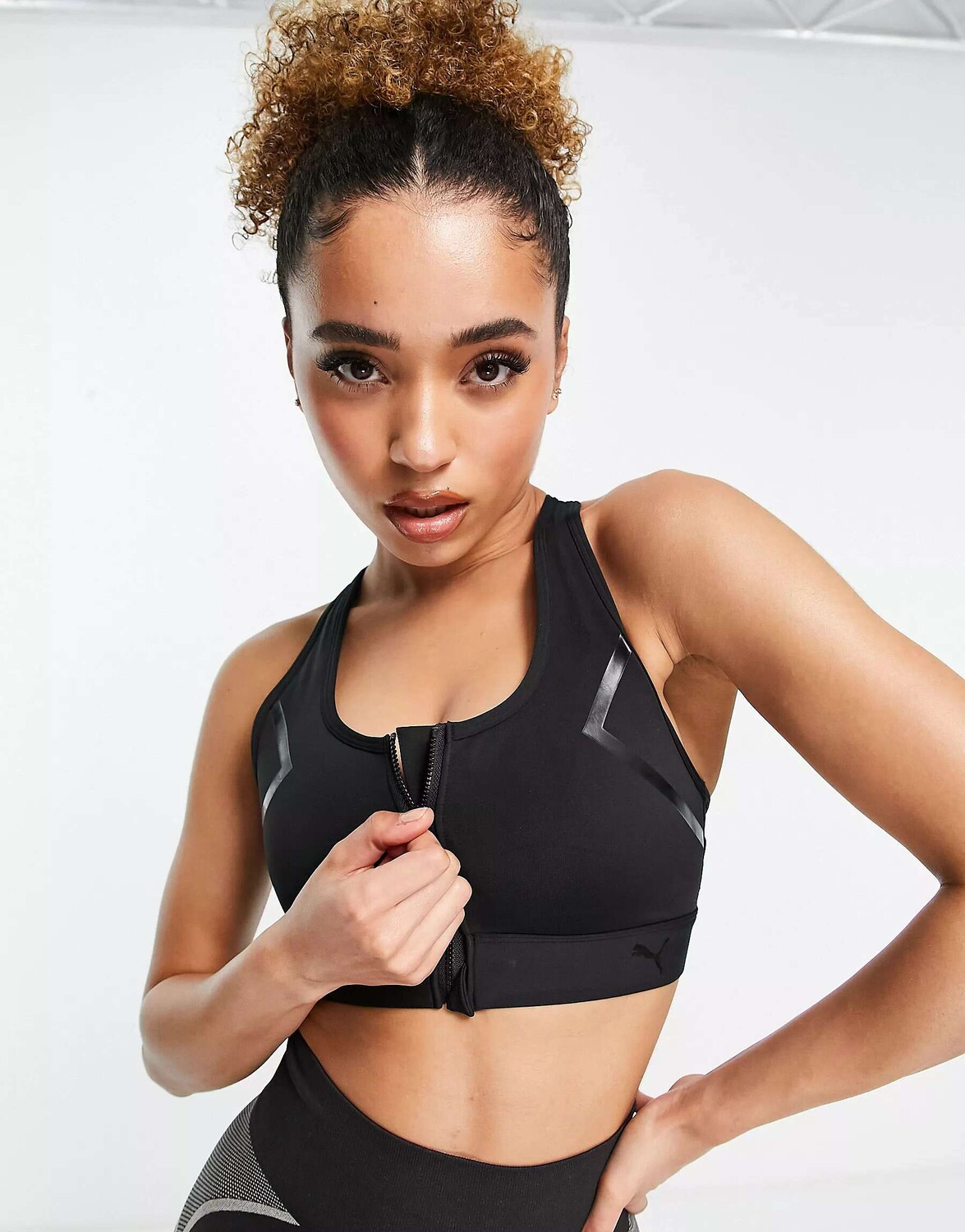 

Черный спортивный бюстгальтер с высокой поддержкой и молнией спереди Puma Training
