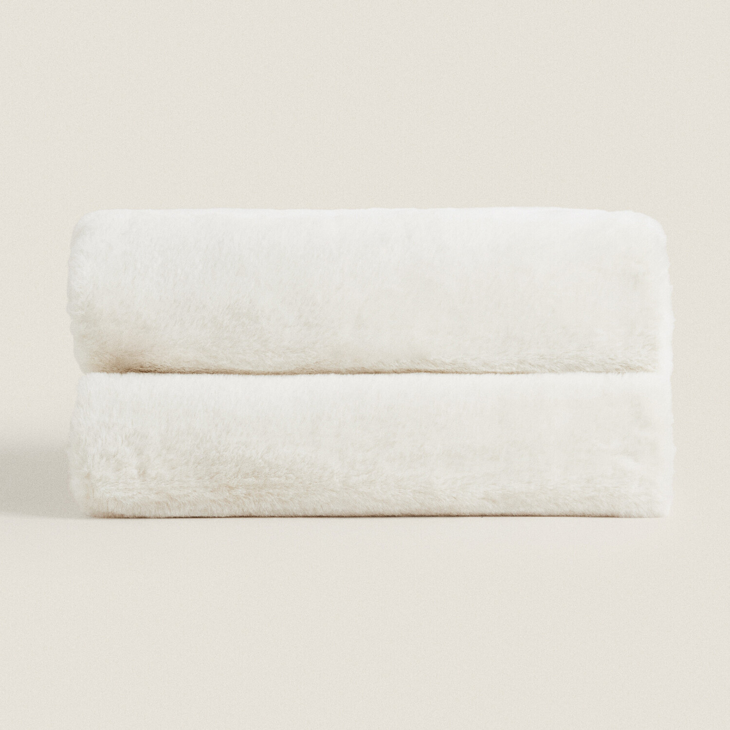 плед zara home textured check серый Плед Zara Home Double-textured Faux Fur, кремово-белый