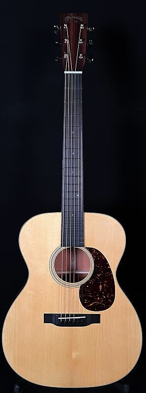 

Гитары Martin Custom Shop 000-18