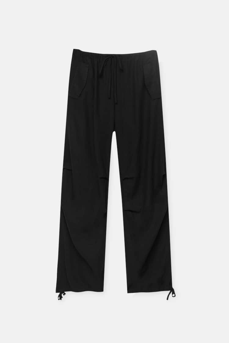 

Брюки Pull&Bear Parachute Linen, черный