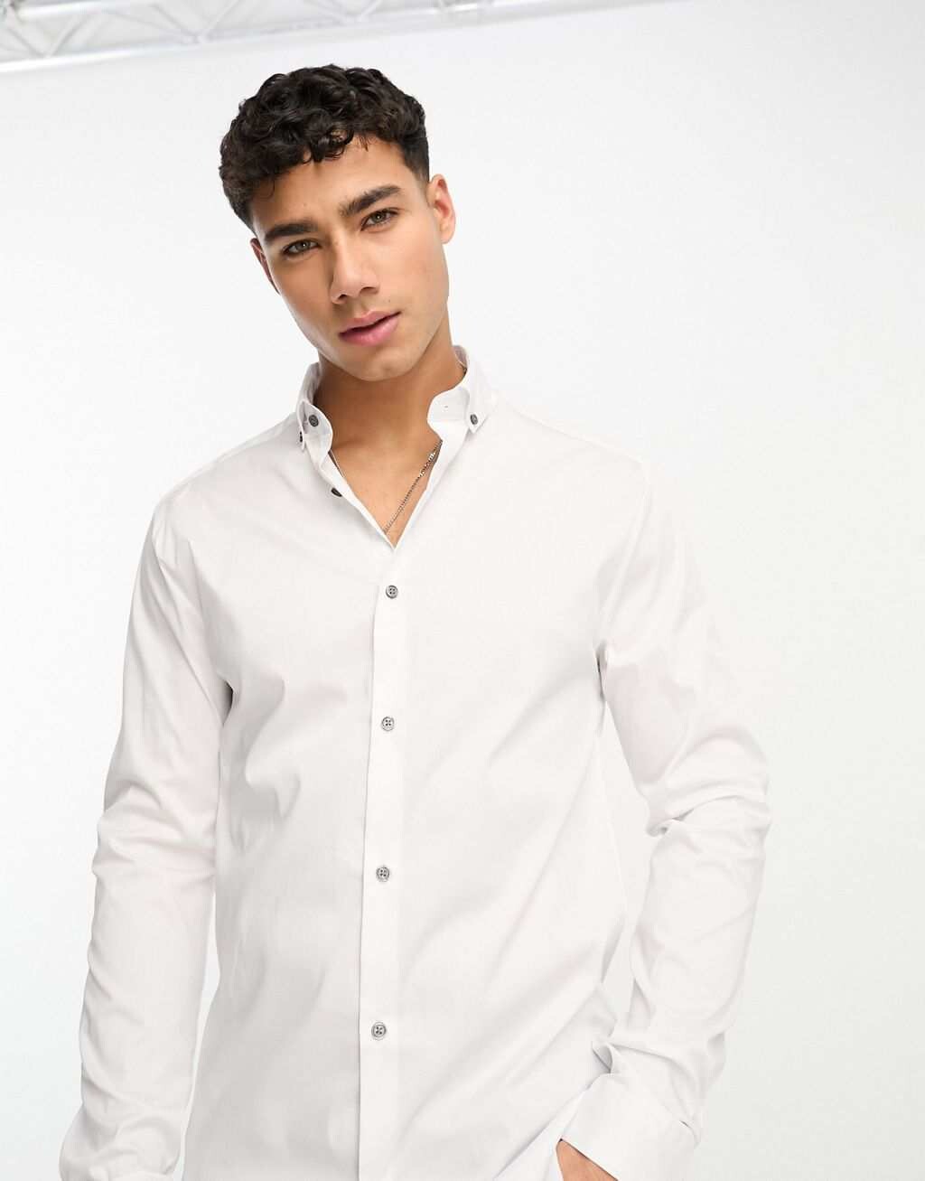 

Белая узкая рабочая рубашка с длинными рукавами River Island