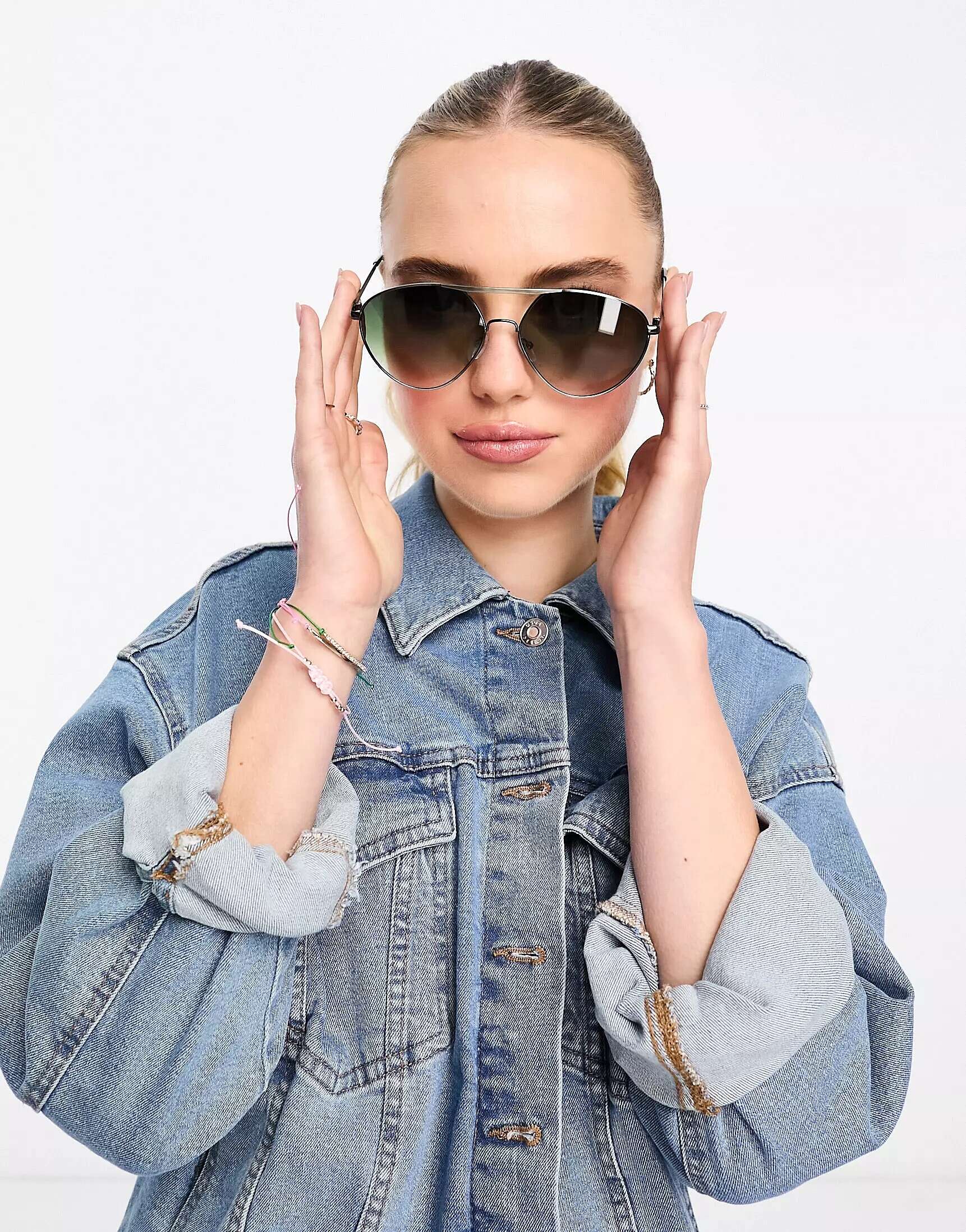 Серебристые солнцезащитные очки-авиаторы AJ Morgan цена и фото
