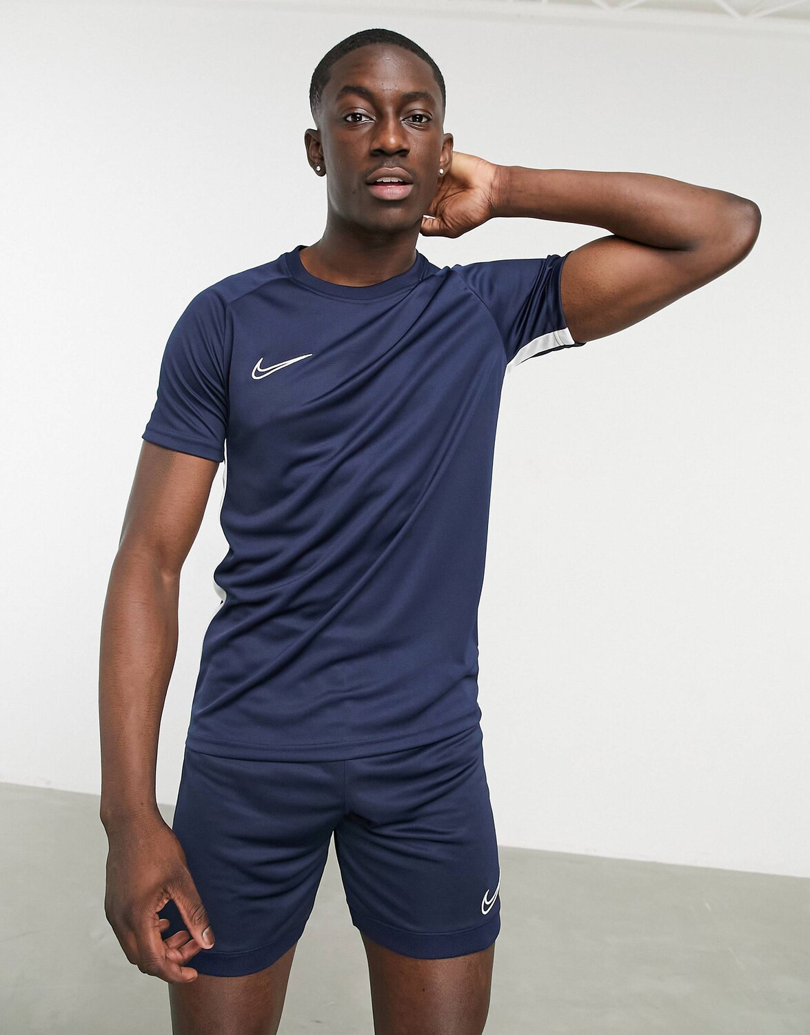 

Темно-синяя футболка Nike Football Academy
