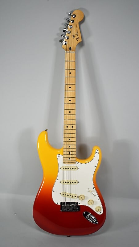 

2021 Fender Player Plus Stratocaster Tequila Sunrise Finish с сумкой