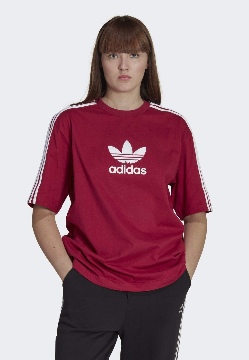 

Футболка с принтом adidas Originals, бордовый