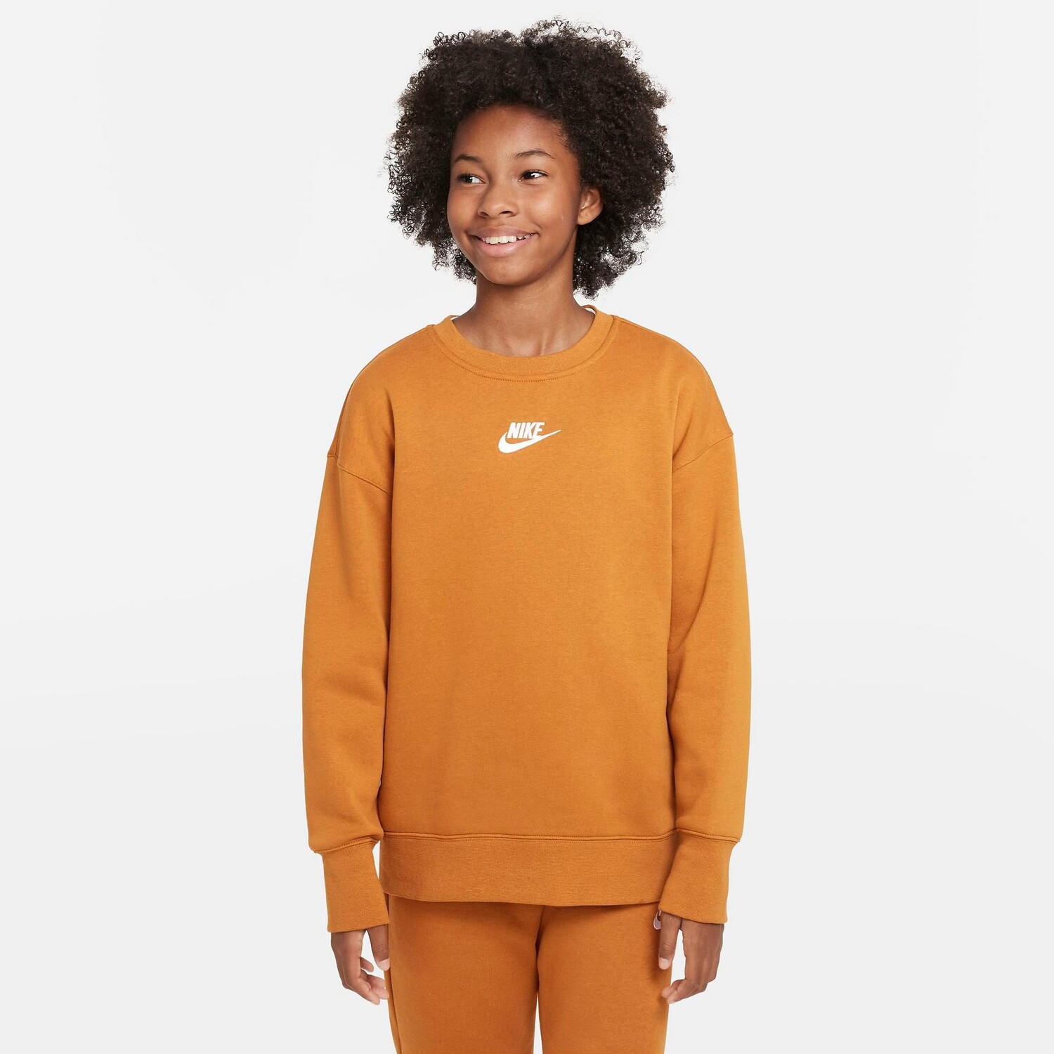 

Толстовка бойфренда Nike Club Fleece с круглым вырезом для девочек для девочек, желтый