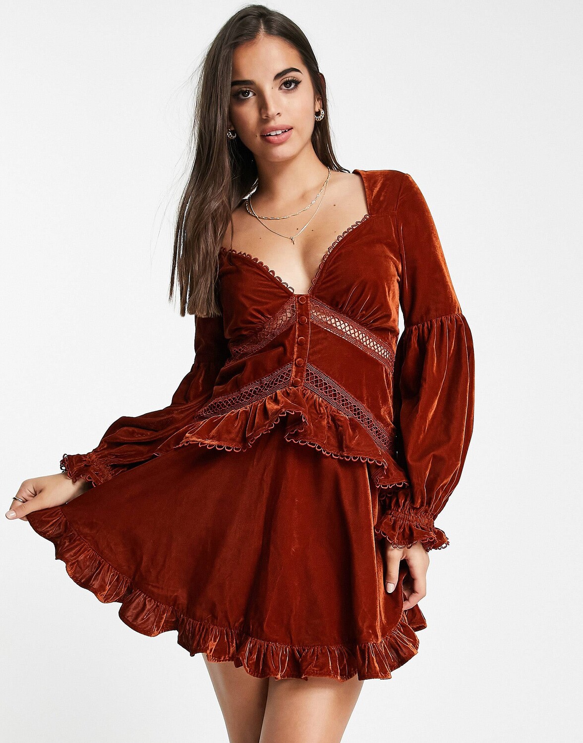 

Бархатное мини-платье с кружевной вставкой и пуговицами ASOS DESIGN