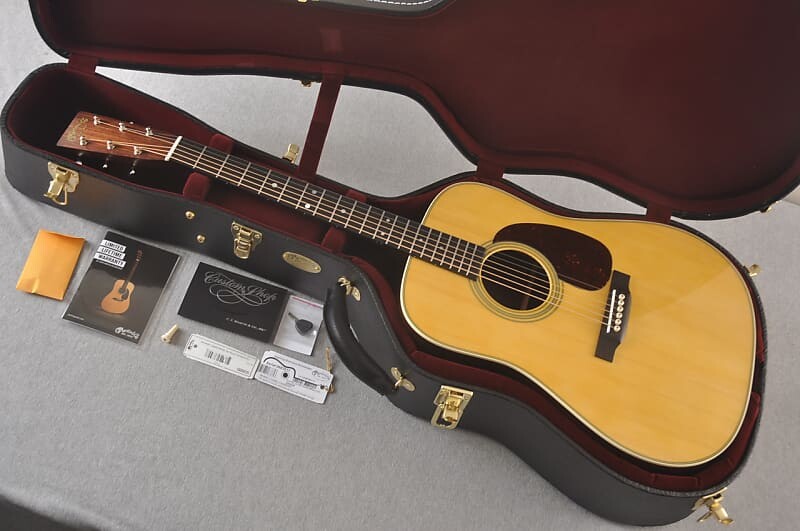 

Гитара Martin Custom D Style 28 Adirondack Dreadnought #2683617 D Style 28 Adirondack Dreadnought Guitar #2683617