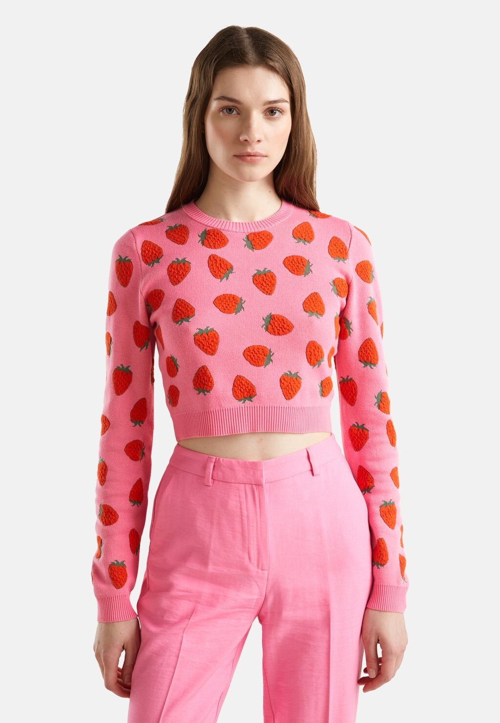 

Вязаный свитер CROPPED WITH STRAWBERRY PATTERN United Colors of Benetton, цвет pink