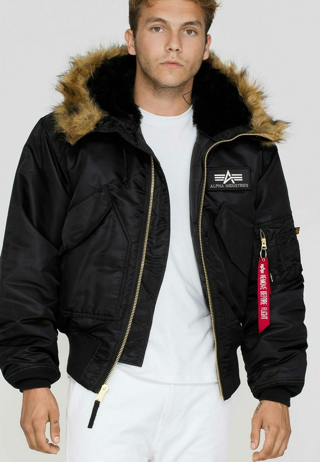 

Зимняя куртка Alpha Industries
