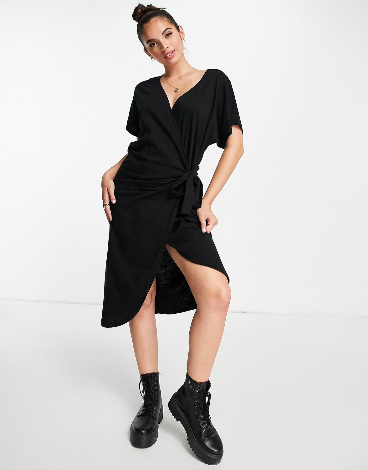 

Черное платье миди с запахом ASOS DESIGN, Черный