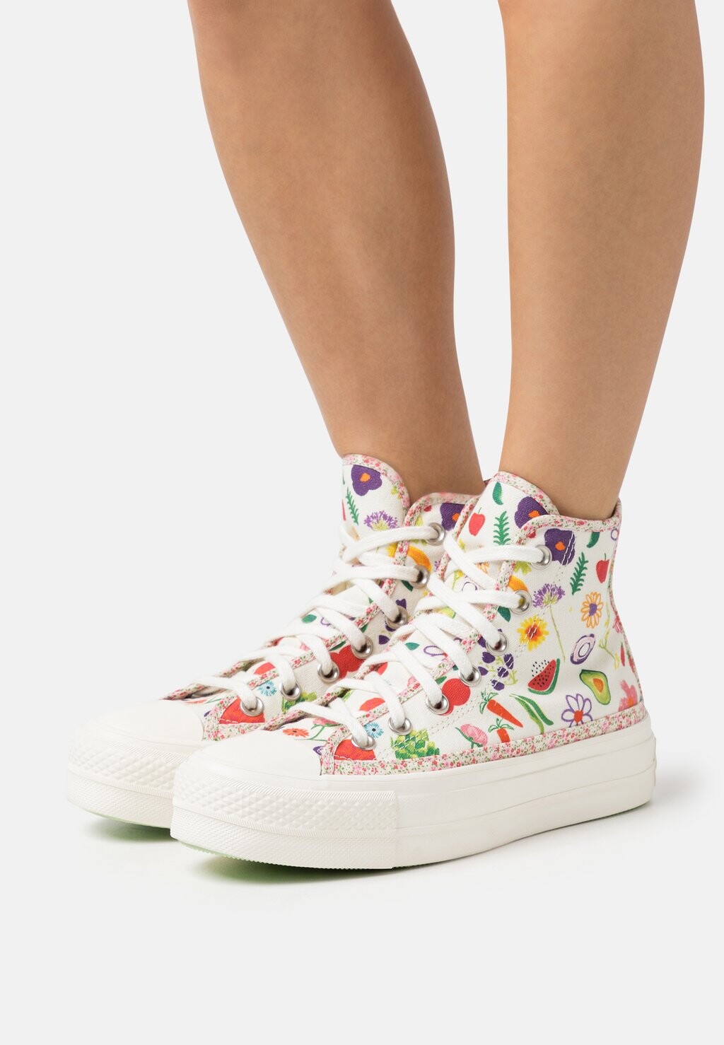 

Высокие кроссовки Converse