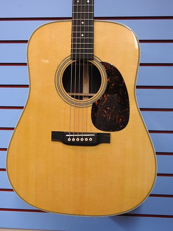 

Martin D-28 с футляром D-28 W/ Case