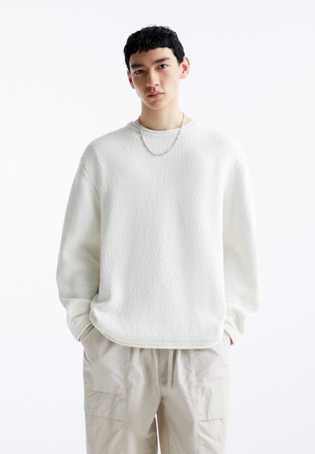 

Вязаный свитер CREW NECK WITH ROLLED DETAILS PULL&BEAR, цвет beige