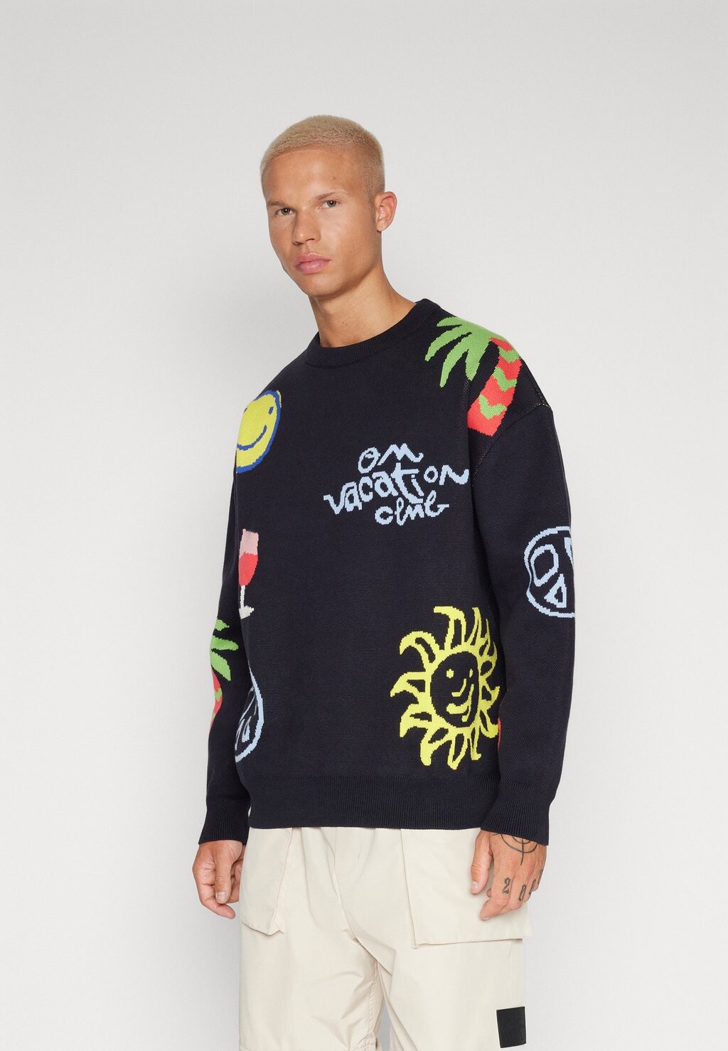 

Джерси On Vacation ТРИКОТАЖНЫЙ СВИТЕР ICON OVERSIZED, черный