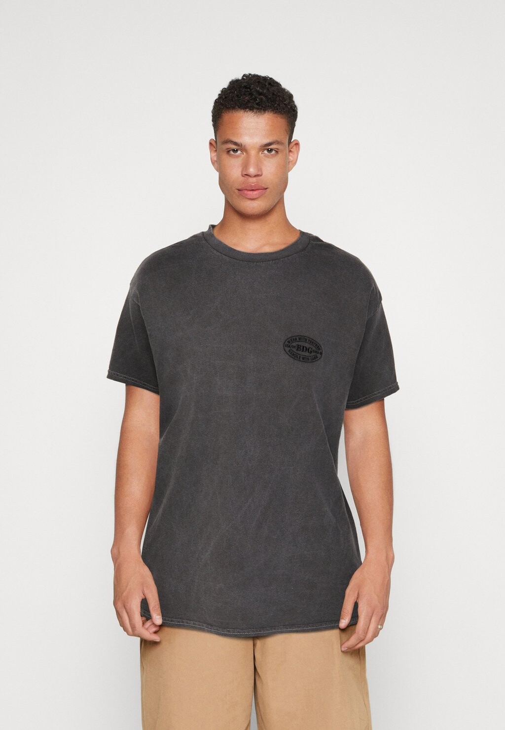 

Базовая футболка BDG Urban Outfitters, Серый