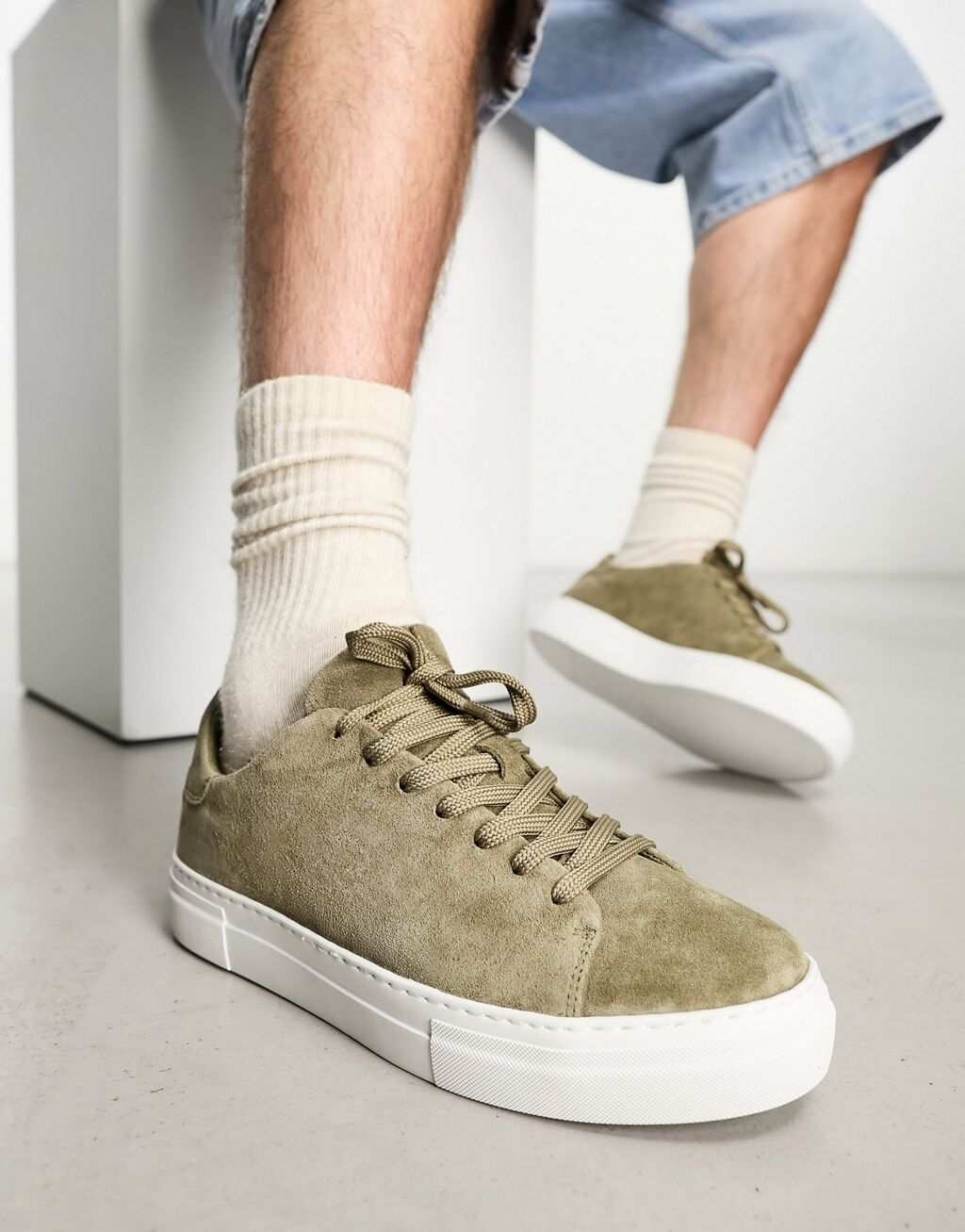

Замшевые кроссовки цвета хаки Selected Homme