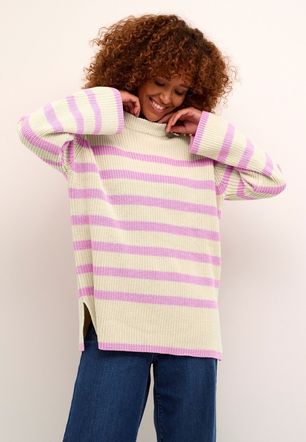 

Вязаный свитер KACILLA Kaffe, цвет sand dollar cyclamen stripe