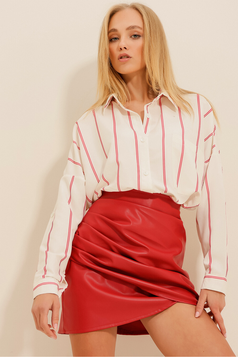 

Рубашка - Красная - Oversize Trend Alaçatı Stili, красный