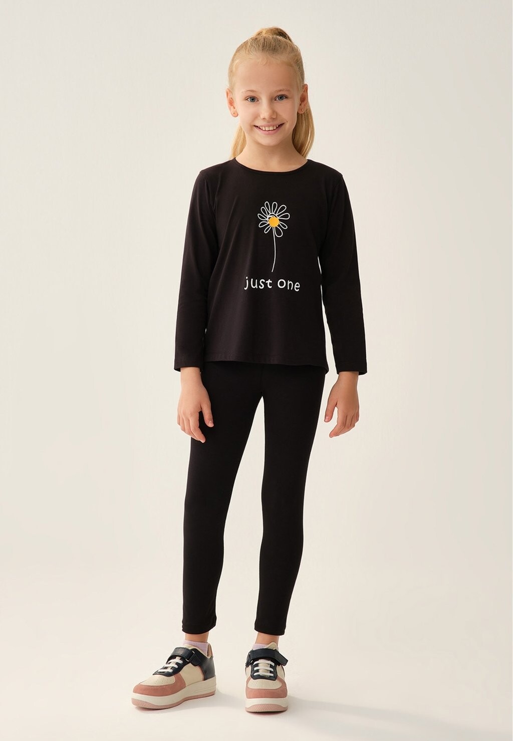 

Футболка с длинным рукавом Crew Neck Floral DAGI, черный