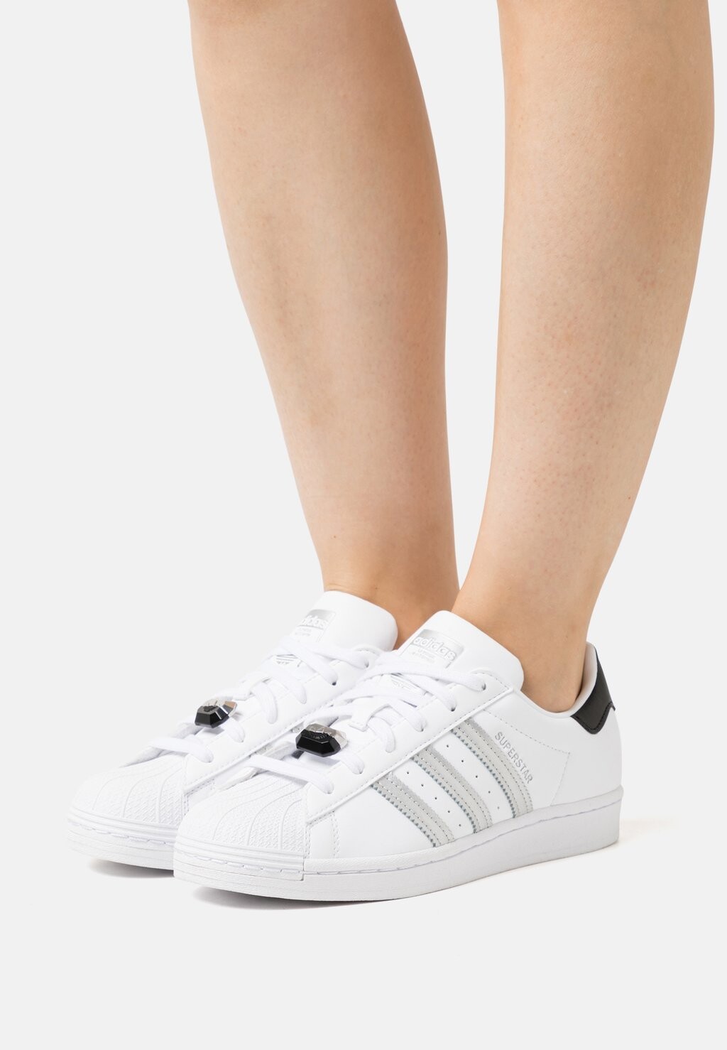 

Кроссовки adidas Originals Superstar W, белый / серебристый