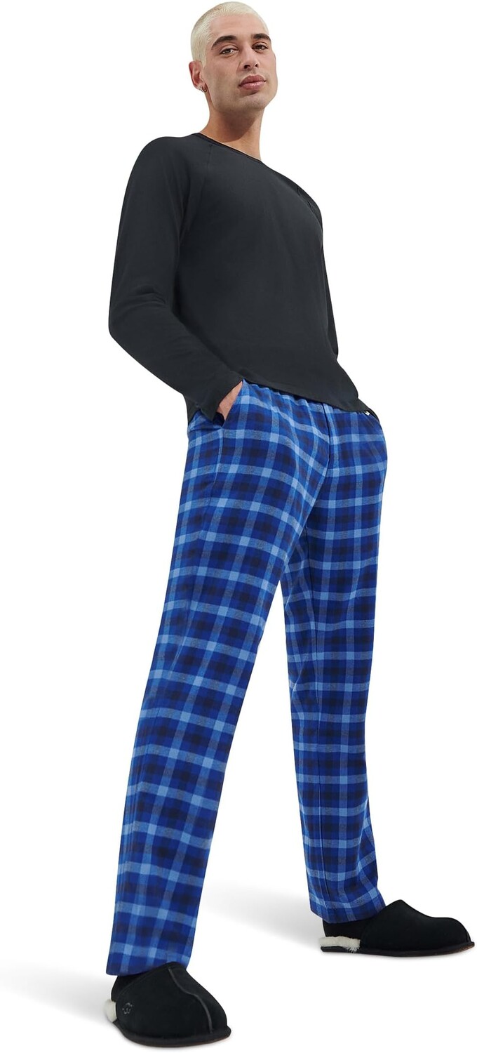 

Подарочная коробка с набором Steiner UGG, цвет Black/Azul Check
